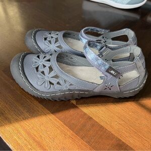 Gently Used JBU Sandals